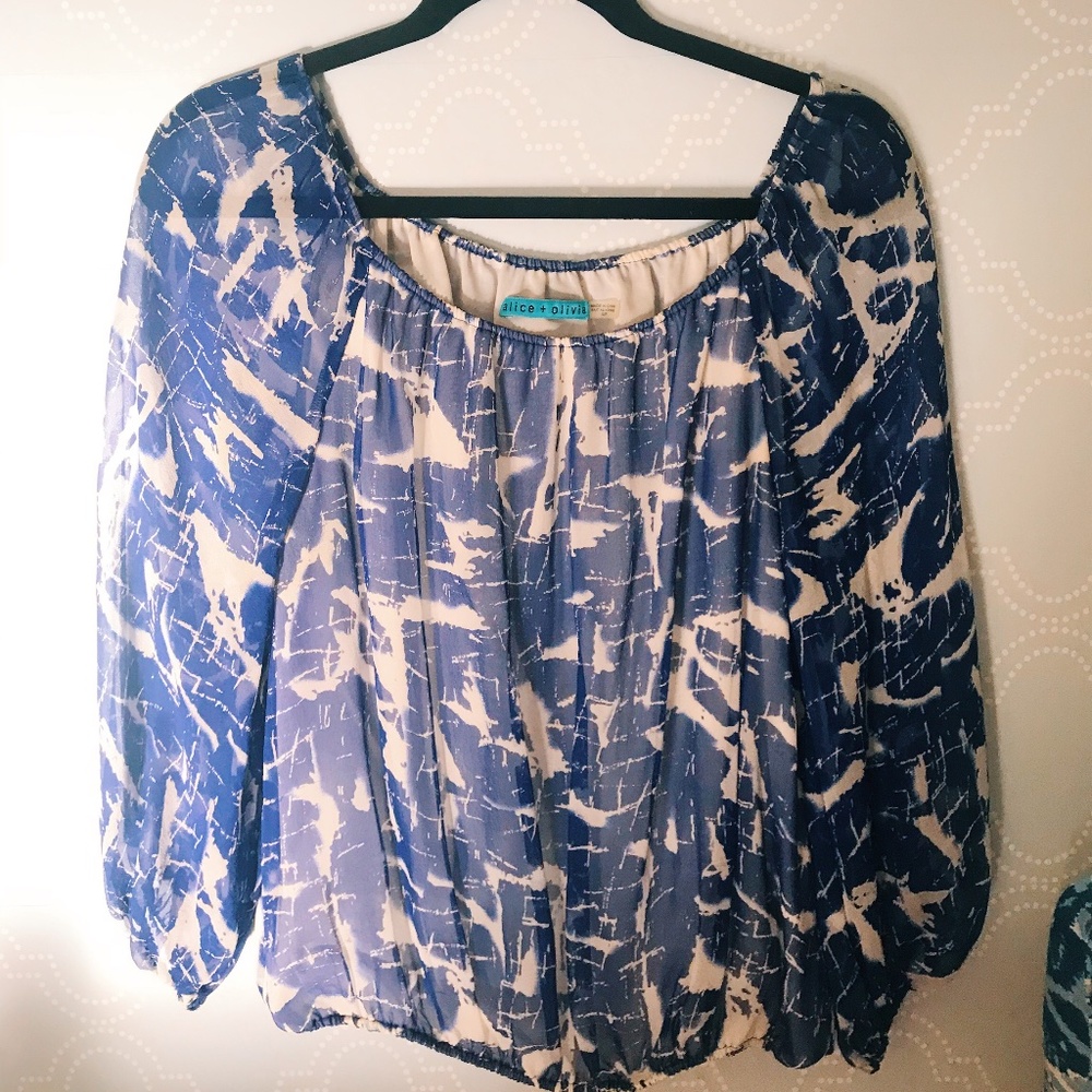 Alice and Oliva Shirt size small